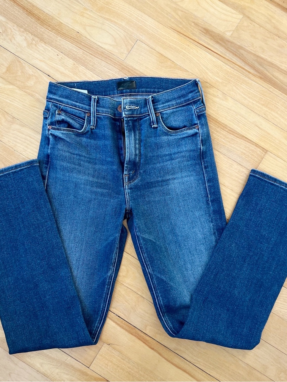 MOTHER Mid Rise Dazzler Ankle Jeans Medium Wash - 26 - Picture 2 of 5